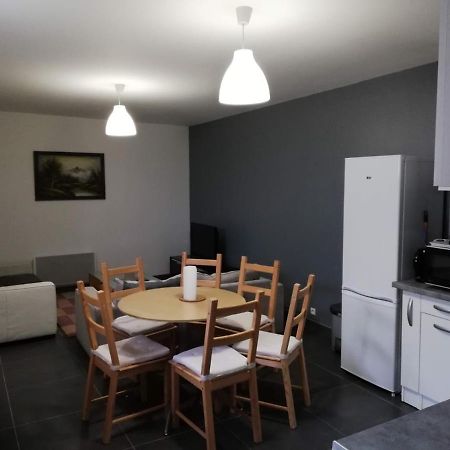 Maison Duplex & Appartement Sur Cour La Ferté-Gaucher Esterno foto