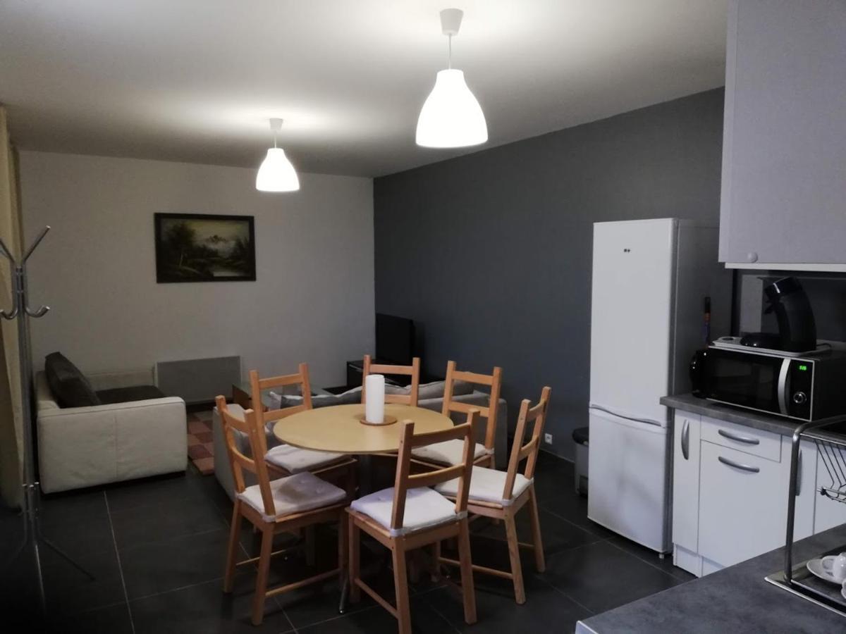 Maison Duplex & Appartement Sur Cour La Ferté-Gaucher Esterno foto